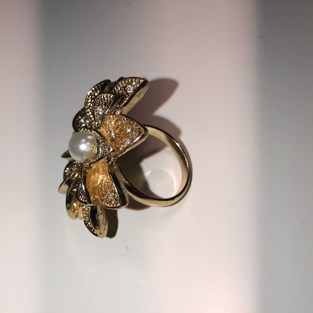 Flower ring - Picture 3 of 3